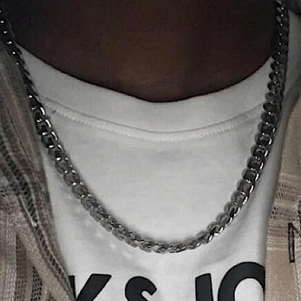 STAINLESS STEEL CHAIN LINK NECKLACE - Picture 8 of 9